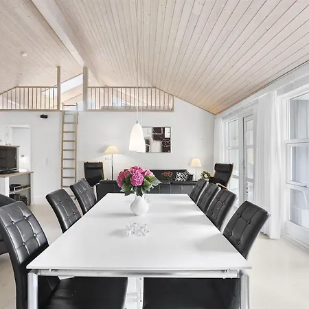 Toa - 600m From The Sea By Interhome